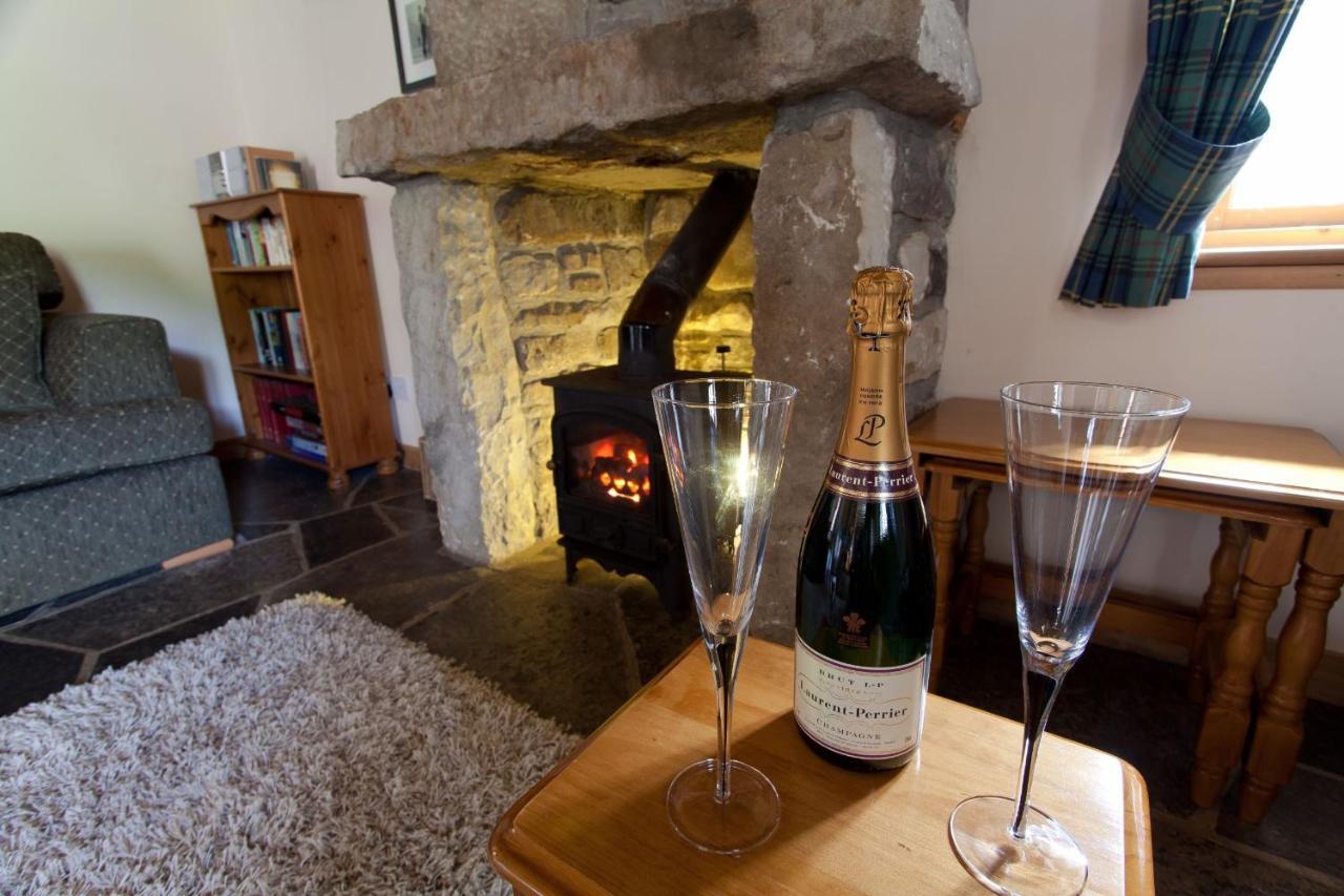 Tigh Phadraig At Marys Thatched Cottages Elgol Buitenkant foto