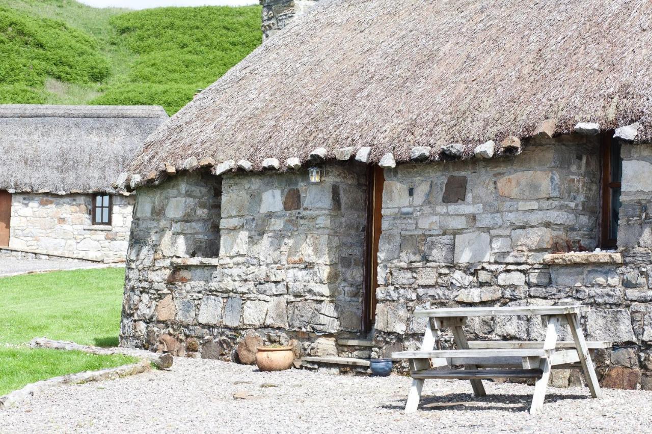 Tigh Phadraig At Marys Thatched Cottages Elgol Buitenkant foto